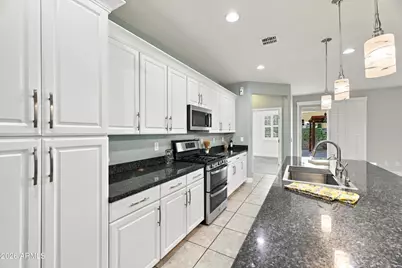 7202 W Southgate Avenue, Phoenix, AZ 85043 - Photo 6