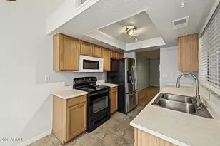 5144 E Holly St, Phoenix, AZ 85008 - Photo 12