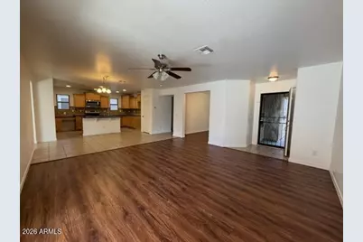 959 W Desert Hills Drive, San Tan Valley, AZ 85143 - Photo 6