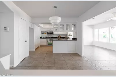 10740 W Tropicana Circle, Sun City, AZ 85351 - Photo 12