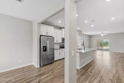 11452 W Camden Drive, Youngtown, AZ 85363 - Photo 10