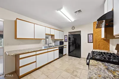 12237 N 111th Avenue, Sun City, AZ 85351 - Photo 10