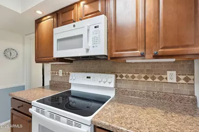 10416 W Pineaire Drive, Sun City, AZ 85351 - Photo 10