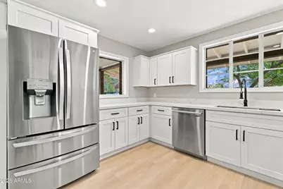 2936 W Highland Avenue, Phoenix, AZ 85017 - Photo 12