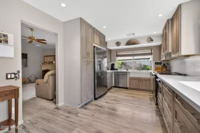 975 E Lobster Trap Lane, Tempe, AZ 85283 - Photo 10