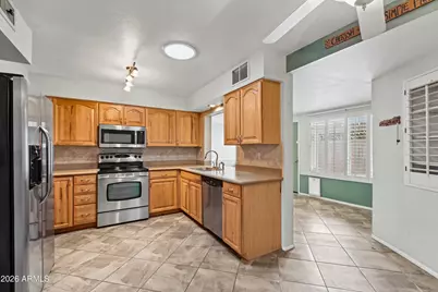 11013 W Thunderbird Boulevard, Sun City, AZ 85351 - Photo 6