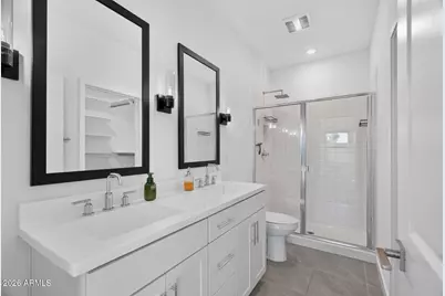 7801 N 79th Avenue, Glendale, AZ 85303 - Photo 14