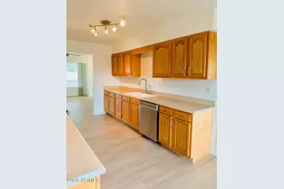 10537 W Desert Forest Circle, Sun City, AZ 85351 - Photo 8