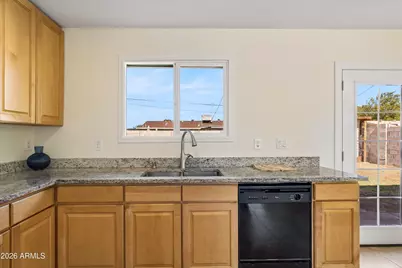 2132 W Laurel Lane, Phoenix, AZ 85029 - Photo 12