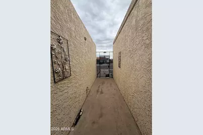 2313 W Vineyard Road, Tempe, AZ 85282 - Photo 2