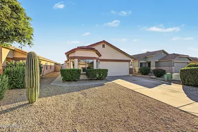 1055 E Vernoa Street, San Tan Valley, AZ 85140 - Photo 2