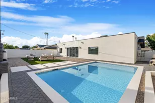 8707 E Oak St, Scottsdale, AZ 85257 - Photo 1