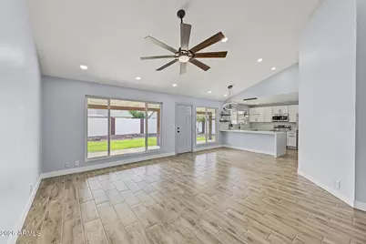 7217 W Shaw Butte Drive, Peoria, AZ 85345 - Photo 10