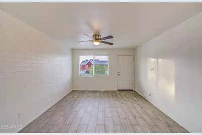 5727 N 64th Avenue, Glendale, AZ 85301 - Photo 6