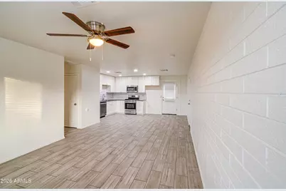 5727 N 64th Avenue, Glendale, AZ 85301 - Photo 8