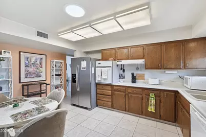 11085 W Frontier Drive, Sun City, AZ 85351 - Photo 10