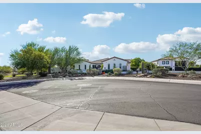 9335 W Villa Lindo Drive, Peoria, AZ 85383 - Photo 2
