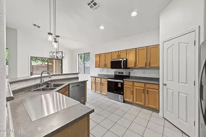 9239 W Salter Drive, Peoria, AZ 85382 - Photo 24