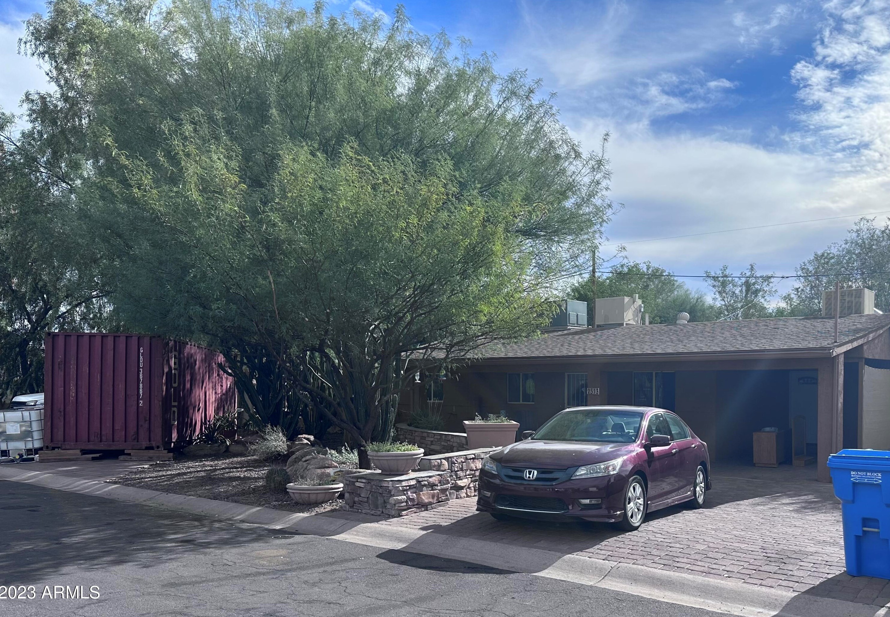 2513 Hartford Ave, Phoenix, AZ 85032-2427