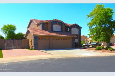 22137 W Cantilever Court, Buckeye, AZ 85326 - Photo 1