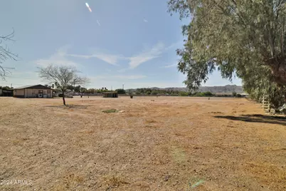 2527 E Southern Avenue #14, Phoenix, AZ 85040 - Photo 1
