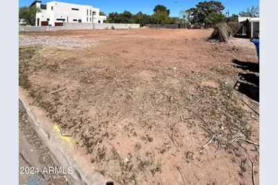 2329 N 29th Street, Phoenix, AZ 85008 - Photo 1