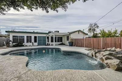 2124 E Osborn Road, Phoenix, AZ 85016 - Photo 1