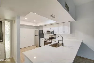 910 N Center, Mesa, AZ 85201 - Photo 1