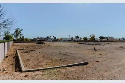 8645 W Olive Avenue #K, Peoria, AZ 85345 - Photo 2