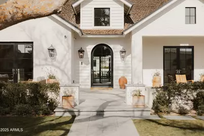 5314 E Calle Del Norte, Phoenix, AZ 85018 - Photo 1