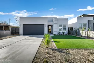 2330 N 28th Pl, Phoenix, AZ 85008 - Photo 1