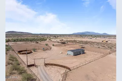 45921 W Abbott Road, Wickenburg, AZ 85390 - Photo 1