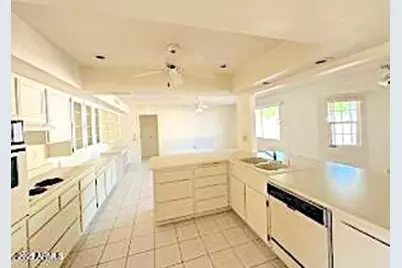 17407 N Country Club Drive, Sun City, AZ 85373 - Photo 8