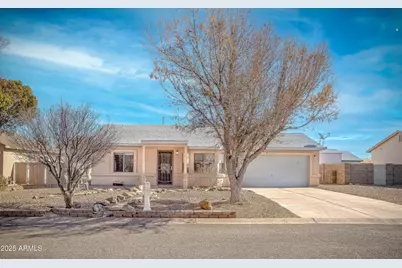 118 Tomahawk, Huachuca City, AZ 85616 - Photo 1