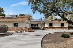 576 W Moon Valley, Phoenix, AZ 85023 - Photo 1