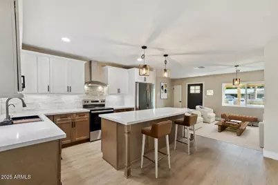 2202 E Osborn Road, Phoenix, AZ 85016 - Photo 1