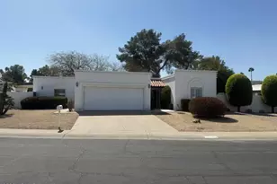 527 E Tam O Shanter Dr, Phoenix, AZ 85022 - Photo 1