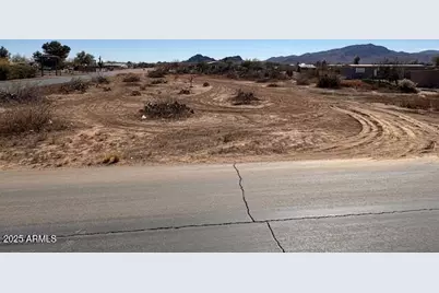 01 SW Eagle View, Aguila, AZ 85320 - Photo 1