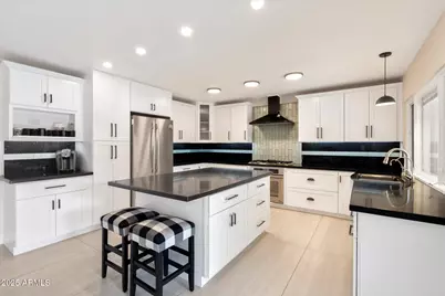 339 W Southern Hills, Phoenix, AZ 85023 - Photo 1