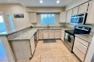 10249 N 12th Pl, Phoenix, AZ 85020 - Photo 18