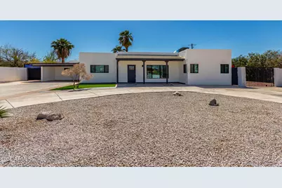 247 W Saint Charles, Phoenix, AZ 85041 - Photo 1