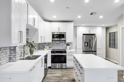 3245 E Desert Cove, Phoenix, AZ 85028 - Photo 1