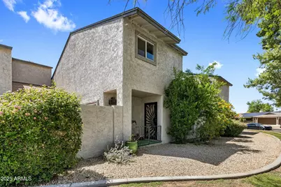 256 E Betty Elyse, Phoenix, AZ 85022 - Photo 1