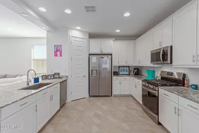 8272 N 170th Lane, Waddell, AZ 85355 - Photo 6