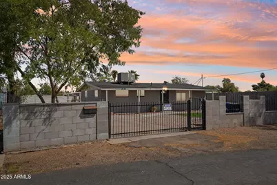 4220 W Fillmore, Phoenix, AZ 85009 - Photo 1