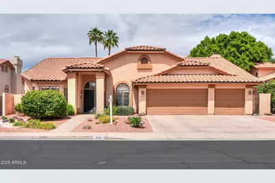 844 W Emerald Island, Gilbert, AZ 85233 - Photo 1