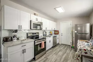 2221 E Lynne, Phoenix, AZ 85042 - Photo 1