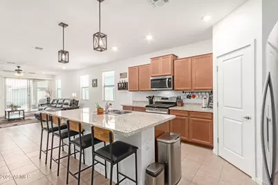 4216 S 67th, Phoenix, AZ 85043 - Photo 1