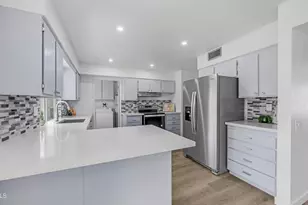 9911 W Pleasant Valley Rd, Sun City, AZ 85351 - Photo 1