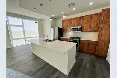 5315 E High, Phoenix, AZ 85054 - Photo 1